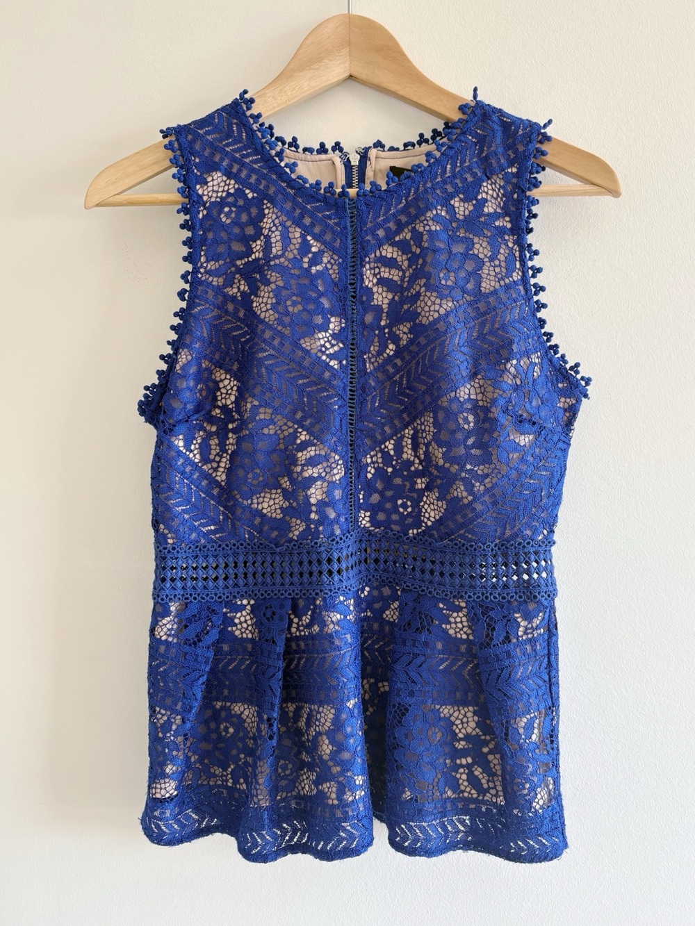 Romeo + Juliet Couture Women's Royal Blue Lace Sleeveless Peplum Top Sz M